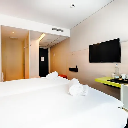 B&B Hotel Aalen 2* אאלן
