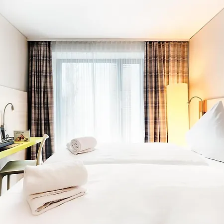 B&B Hotel Aalen מלון