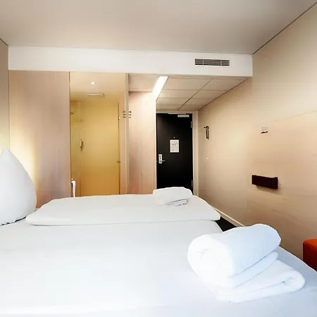 B&B Hotel Aalen מלון 2*