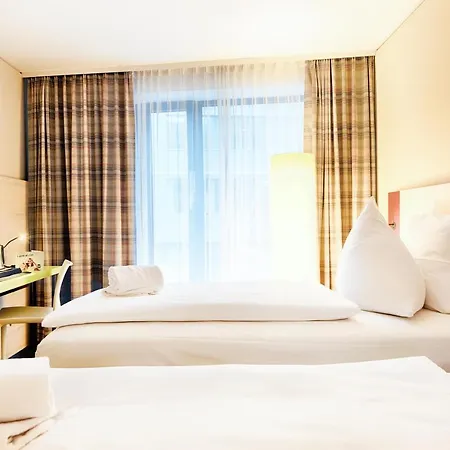 B&B Hotel Aalen מלון 2*