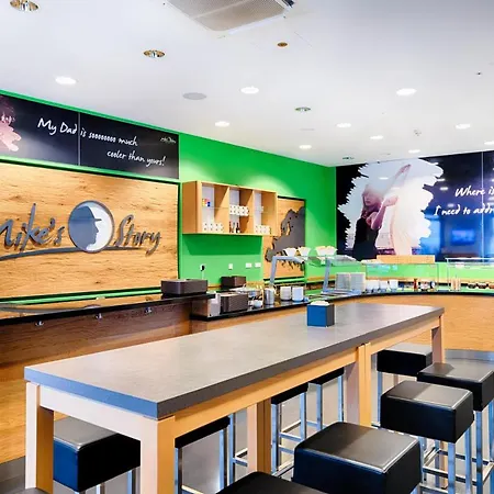 B&B Hotel Aalen אאלן