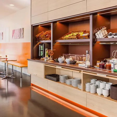B&B Hotel Aalen 2* אאלן