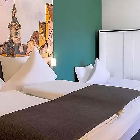 B&B Hotel Aalen מלון