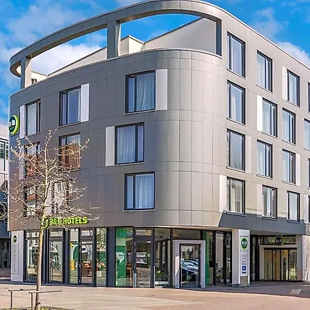 מלון B&B Hotel Aalen 3*