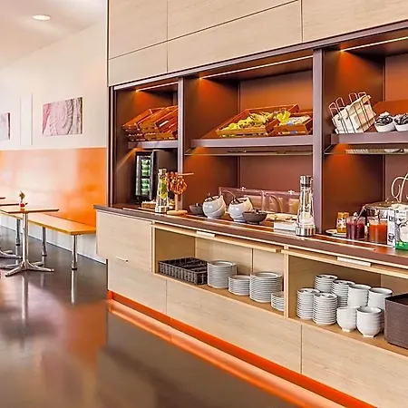 מלון B&B Hotel Aalen
