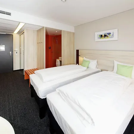 B&B Hotel Aalen מלון אאלן